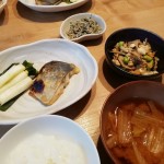 豆腐の炒り煮、鰆の西京焼きの和食献立