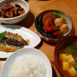 根菜の煮物と秋刀魚の蒲焼き