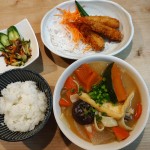 ほうとうとエビフライ