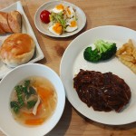 美味しいパンとハンバーグ